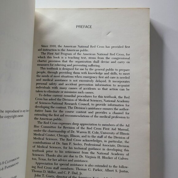 Red Cross Standard First Aid Personal Safety Book 1975 Vintage Health Guide - Picture 7 of 10